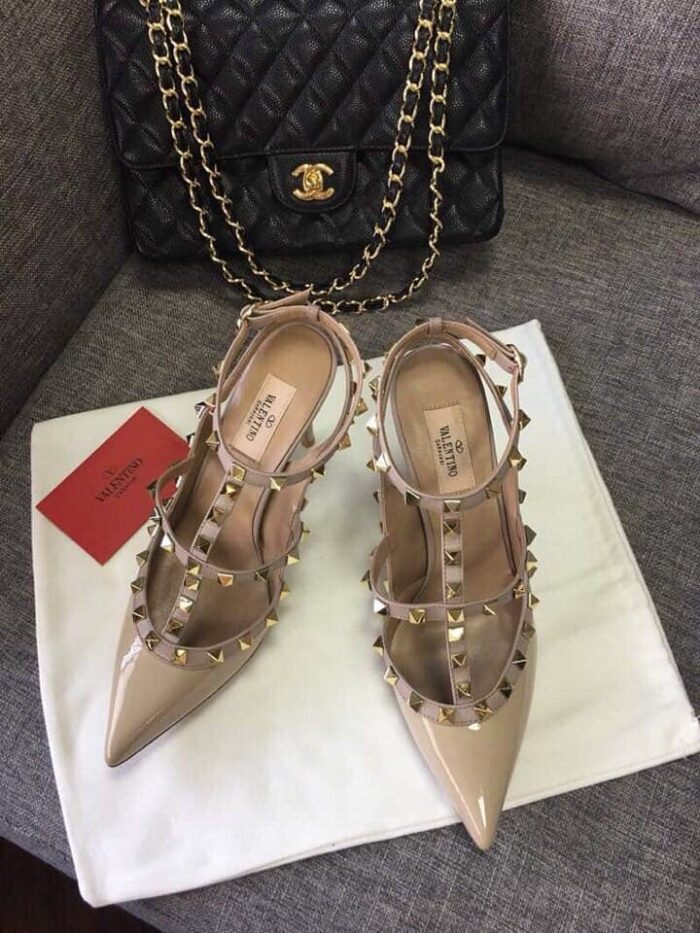 Alternative view of VALENTINO PATENT ROCKSTUD CAGED PUMP POUDRE 5W2S0393VNW P45