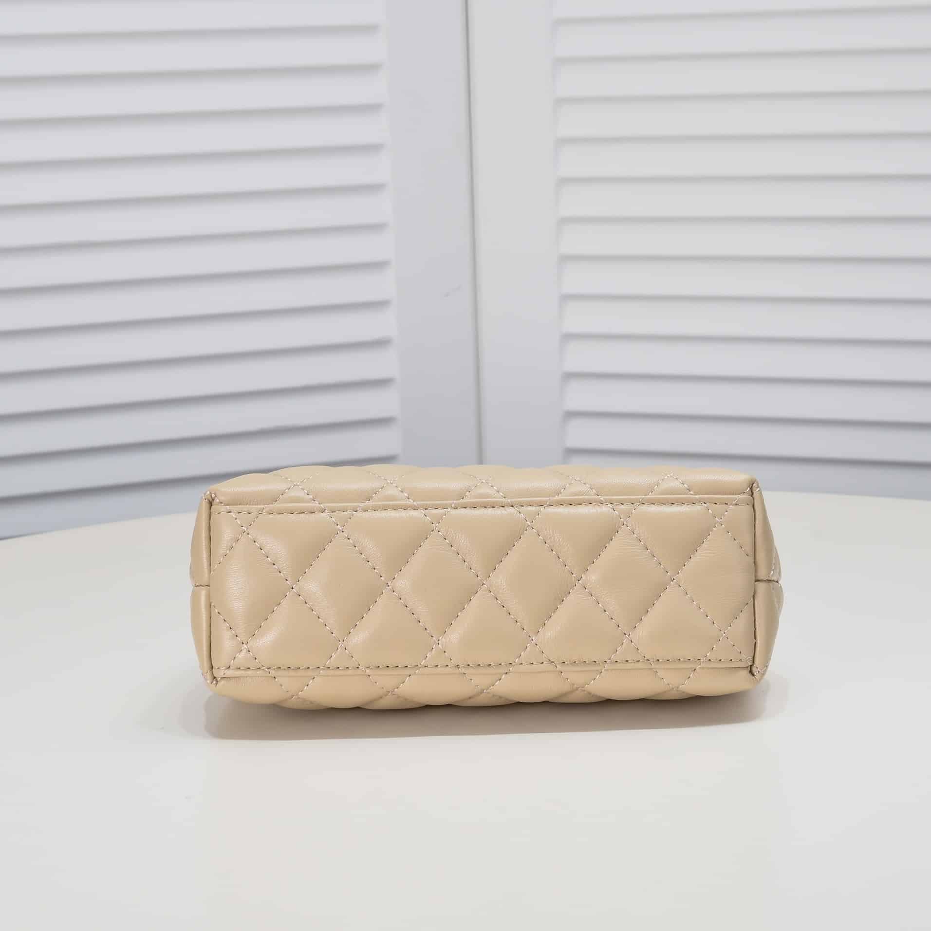 CHANEL MINI SHOPPING BAG BEIGE 19CM - Image 8