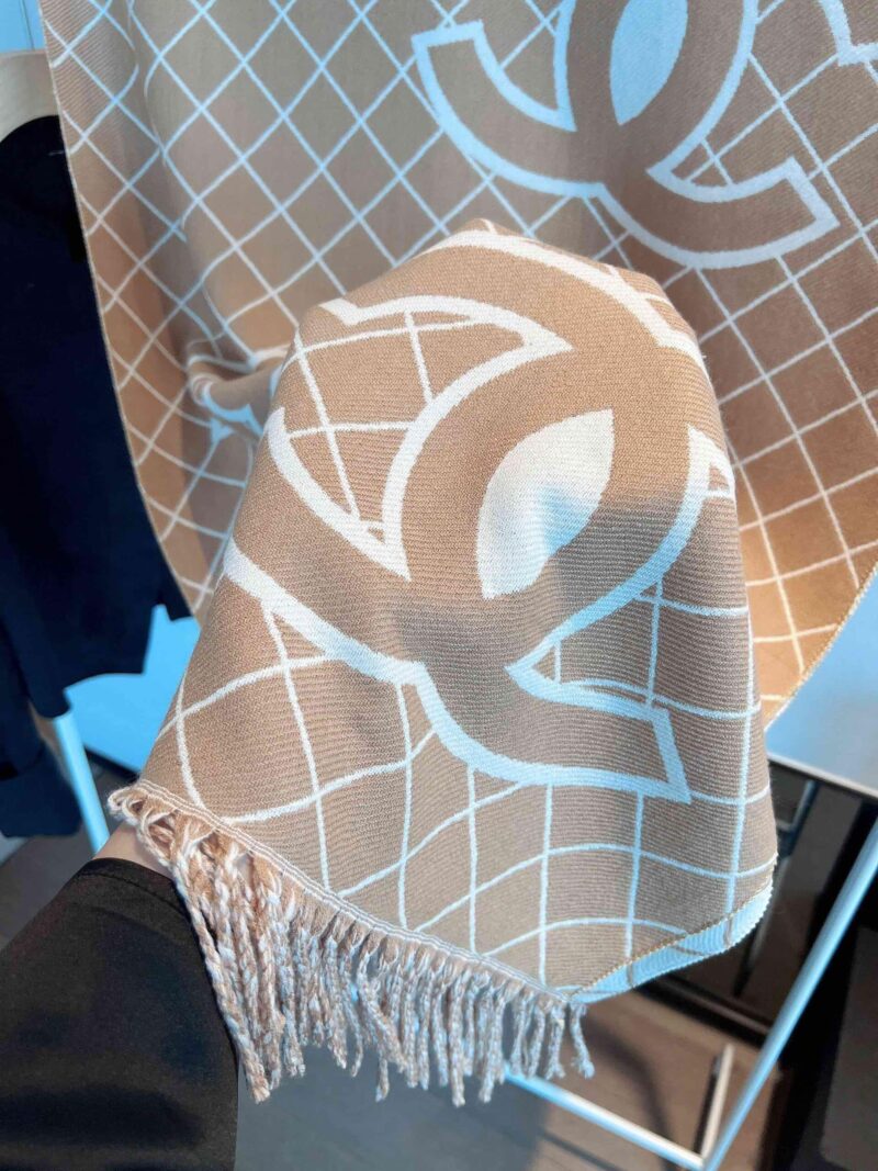 Alternative view of CHANEL CASHMERE SHEARLING SCARF BEIGE