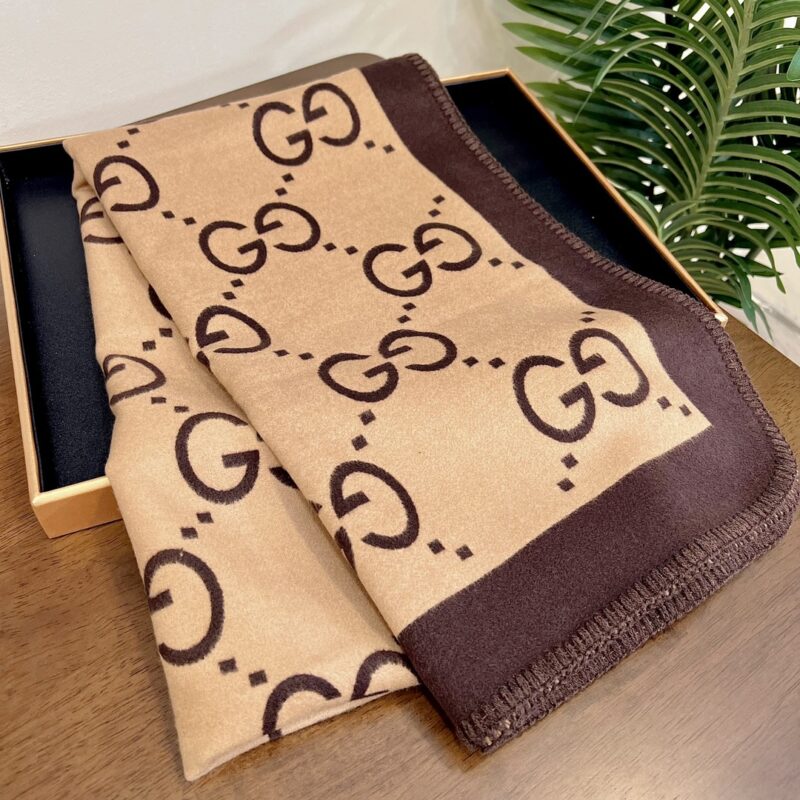 Alternative view of GUCCI MAXI GG COTTON SILK JACQUARD SCARF BEIGE 757147 4GAF9 9564