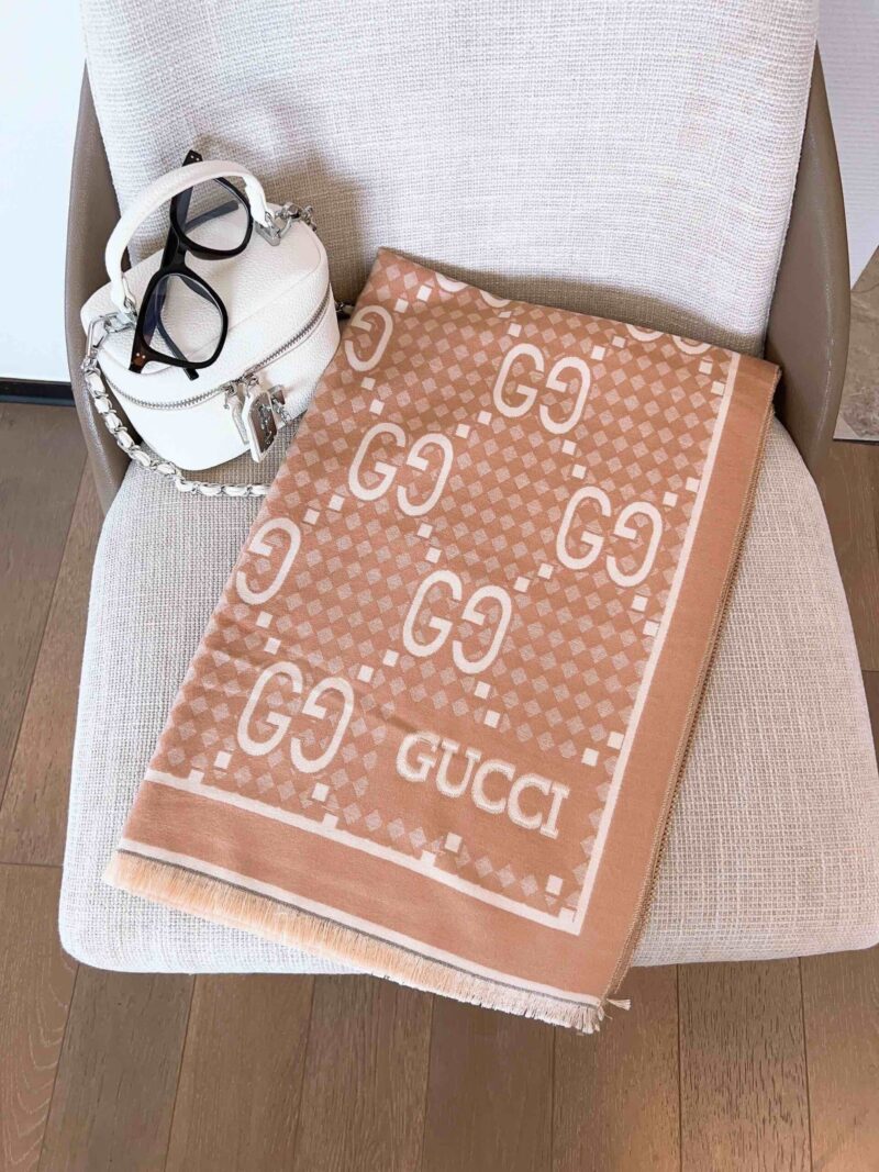 Alternative view of GUCCI MAXI GG WOOL JACQUARD SCARF BEIGE