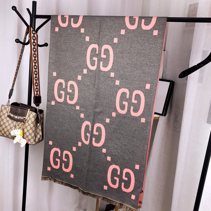 Alternative view of GUCCI GG CASHMERE JACQUARD SCARF GREY AND PINK 674275 3G344 1272