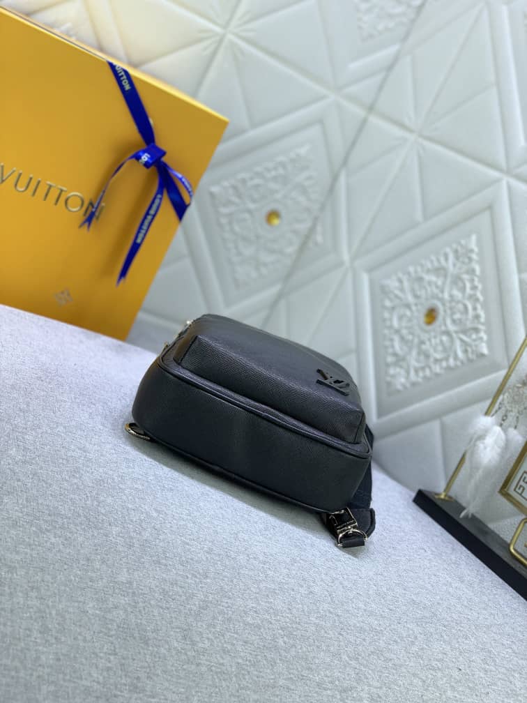 LOUIS VUITTON AVENUE NM CROSSBODY BAG BLACK 31CM M30971 - Image 6