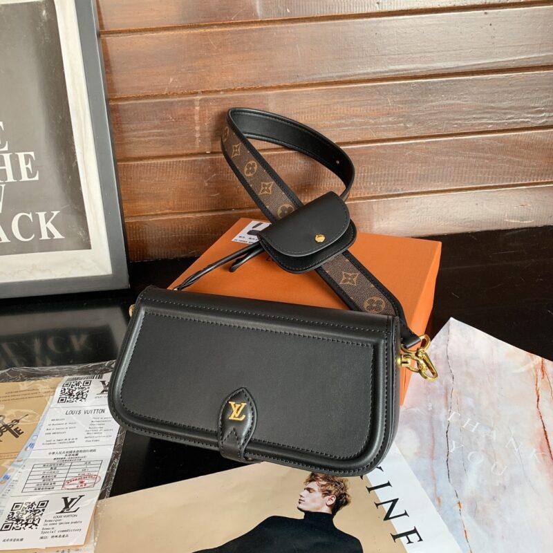 Alternative view of LOUIS VUITTON OFFICIER POUCH WITH STRAP BLACK 23CM M69841