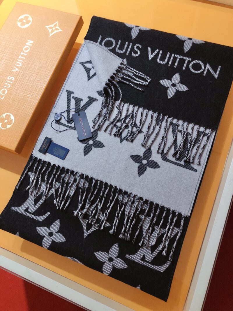 Alternative view of LOUIS VUITTON ESSENTIAL SCARF BLACK M77853
