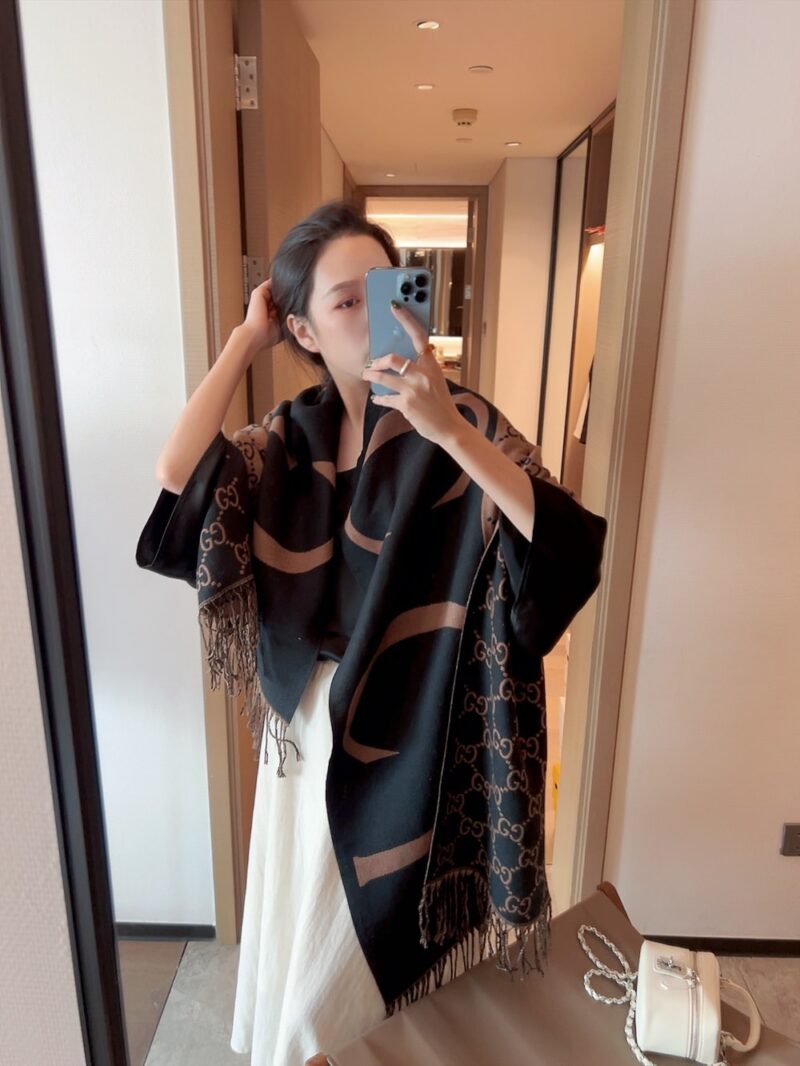 Alternative view of GUCCI GG JACQUARD SCARF BROWN AND BLACK