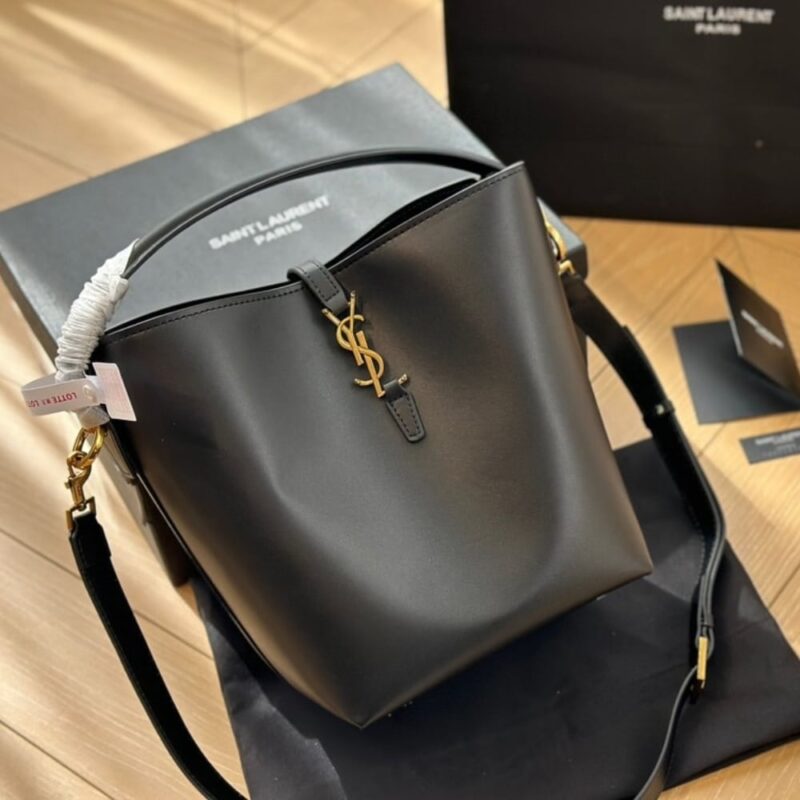 Alternative view of SAINT LAURENT LE 37 IN SHINY LEATHER BLACK 25CM 7428282R20W1000