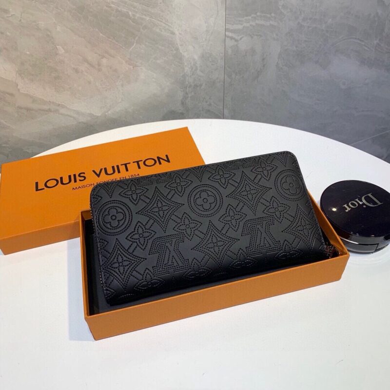 Alternative view of LOUIS VUITTON MONOGRAM CLUTCH BLACK 19CM