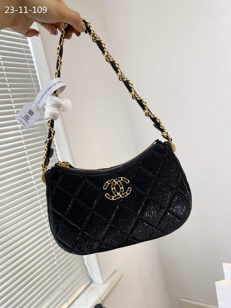 Alternative view of CHANEL HOBO HANDBAG BLACK 23CM
