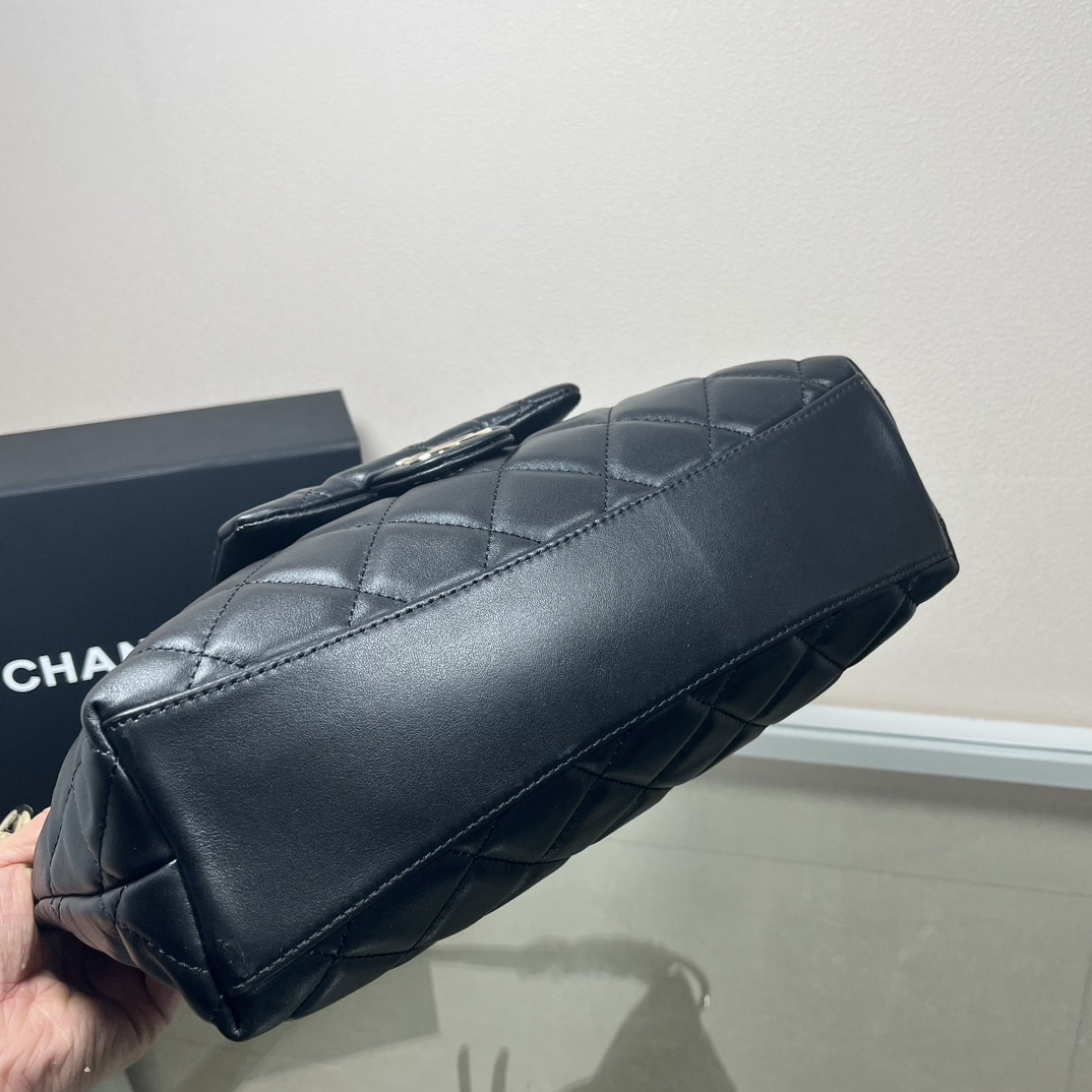 CHANEL MAXI SIZE HOBO BAG BLACK CALFSKIN AND GOLD TONE METAL BLACK 27CM AS4339 B13833 94305 - Image 5