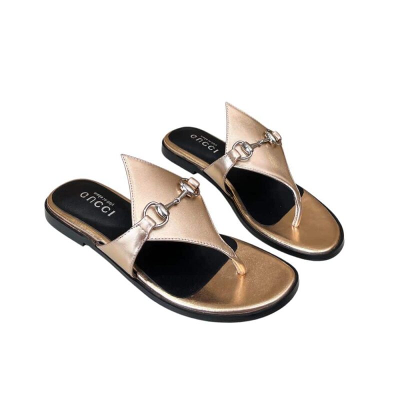 GUCCI WOMEN'S THONG SANDAL WITH HORSEBIT GOLD