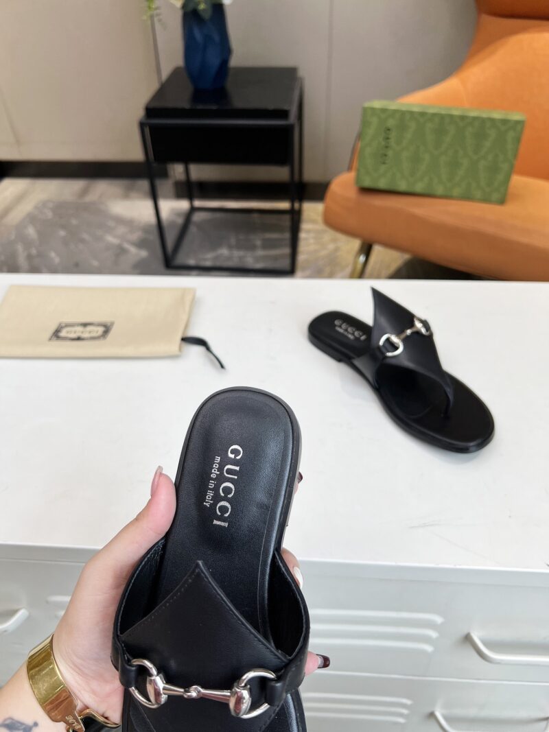 Alternative view of GUCCI WOMEN'S THONG SANDAL WITH HORSEBIT BLACK