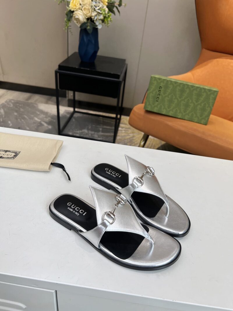 Alternative view of GUCCI WOMEN'S THONG SANDAL WITH HORSEBIT SILVER