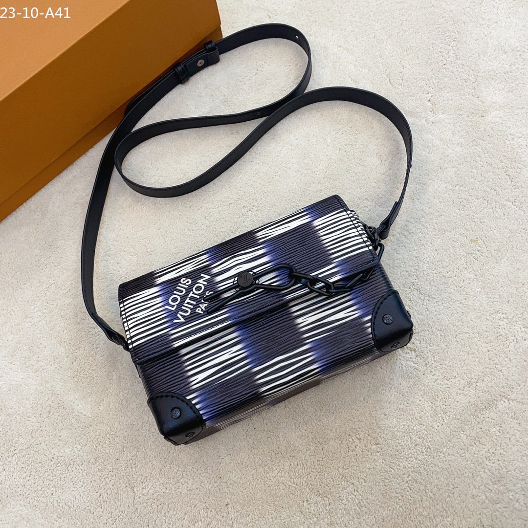 LOUIS VUITTON STEAMER WEARABLE WALLET BLUE 18CM M82819 - Image 3