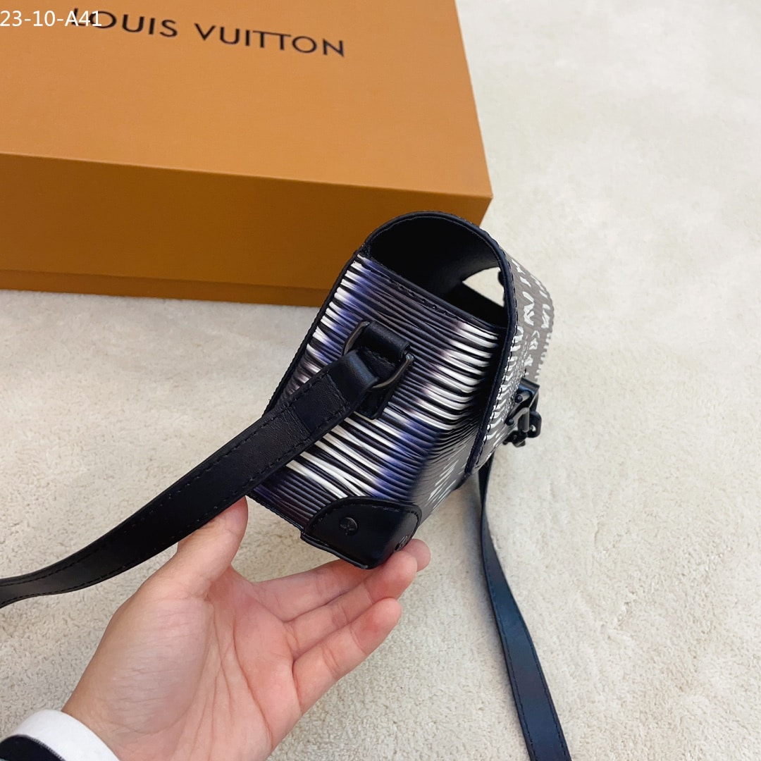 LOUIS VUITTON STEAMER WEARABLE WALLET BLUE 18CM M82819 - Image 7