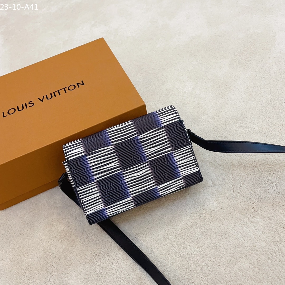 LOUIS VUITTON STEAMER WEARABLE WALLET BLUE 18CM M82819 - Image 8