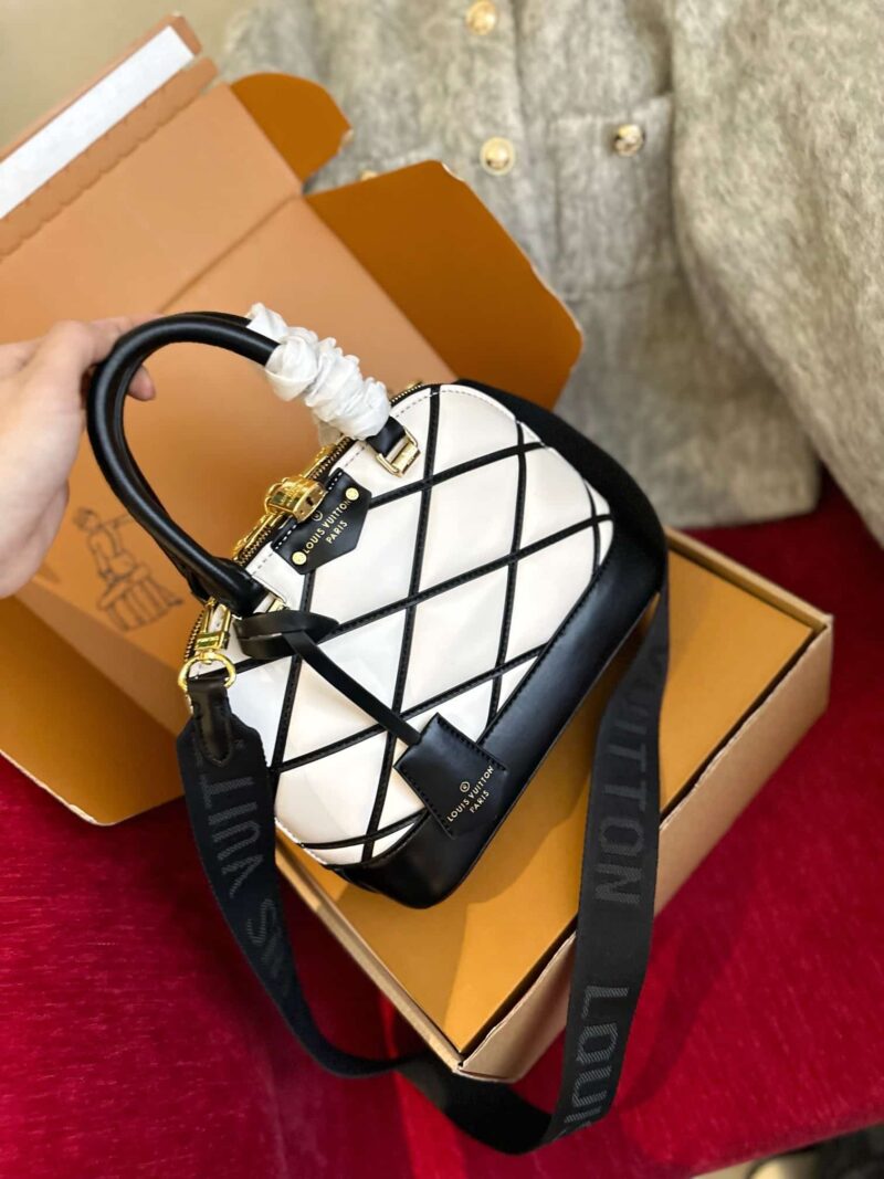 Alternative view of LOUIS VUITTON ALMA BB BLACK 24CM M23761