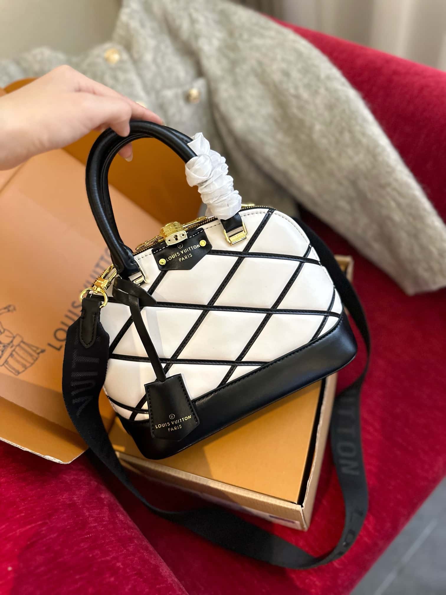 LOUIS VUITTON ALMA BB BLACK 24CM M23761 - Image 5