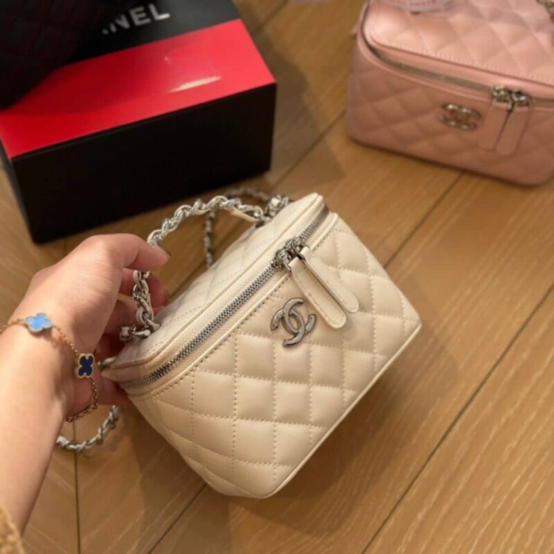 Alternative view of CHANEL CLUTCH WITH STRAP WHITE 16CM
