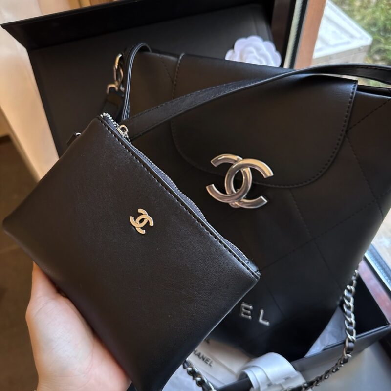 Alternative view of CHANEL BUCKET BAG BLACK 22CM