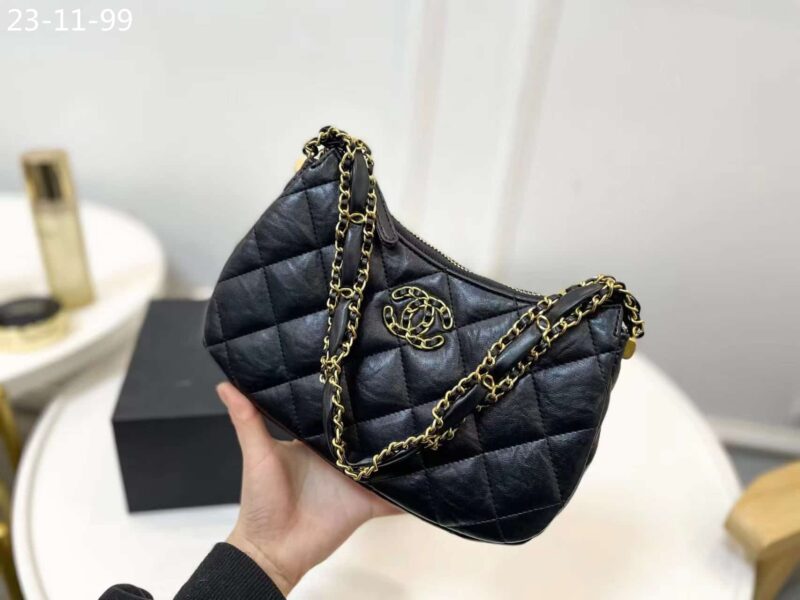 Alternative view of CHANEL HOBO HANDBAG AGED CALFSKIN BLACK 24CM