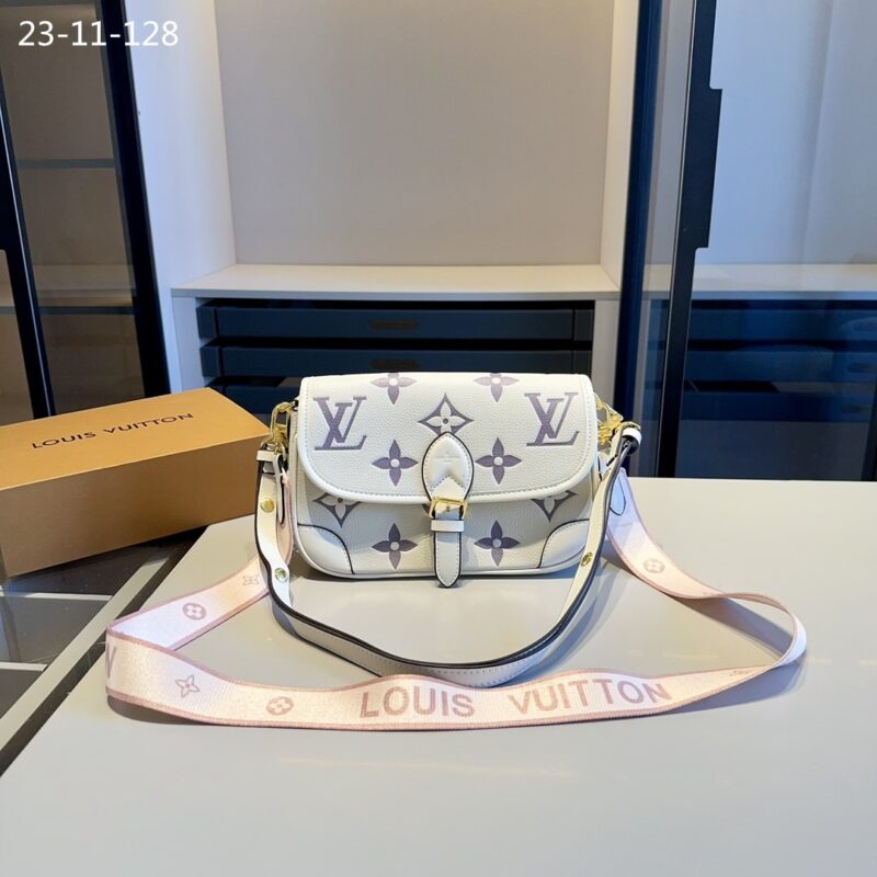 Alternative view of LOUIS VUITTON DIANE MONOGRAM WHITE 25CM