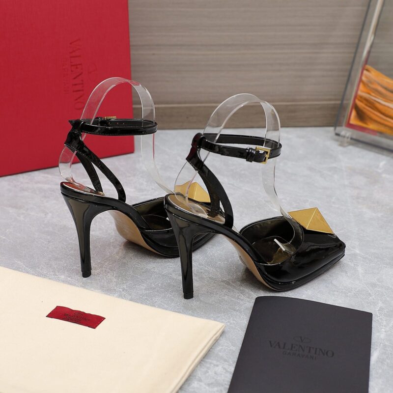 Alternative view of VALENTINO GARAVANI ROMAN GOLD STUD BLOCK PUMP BLACK