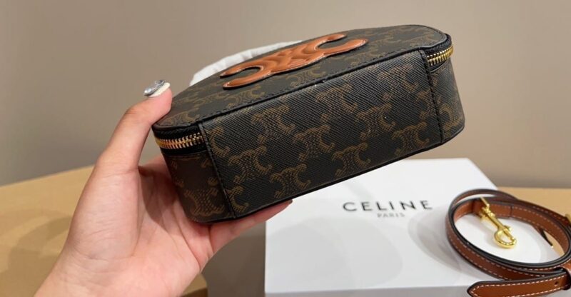 Alternative view of CELINE HALF MOON CASE CUIR TRIOMPHE IN TRIOMPHE CANVAS AND CALFSKIN TAN 18CM 10K642ECM 04LU