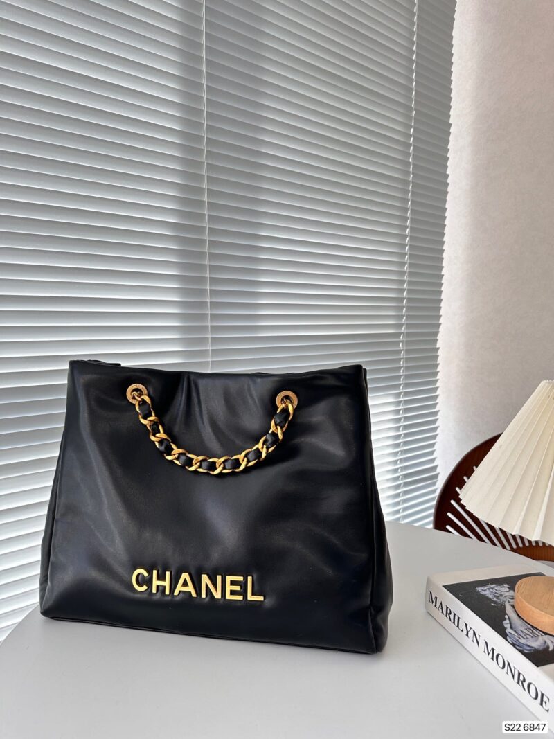 Alternative view of CHANEL TOTE BAG WITH CHAIN BLACK 40CM