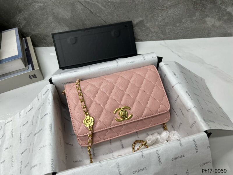 Alternative view of CHANEL WALLET WITH STRAP PINK 19CM
