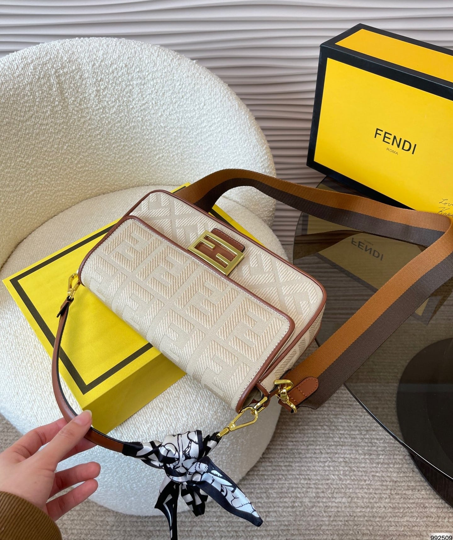 FENDI BAGUETTE NATURAL STRAW BAG WITH FF EMBROIDERY 26CM 8BR600AP4MF1LMP - Image 6