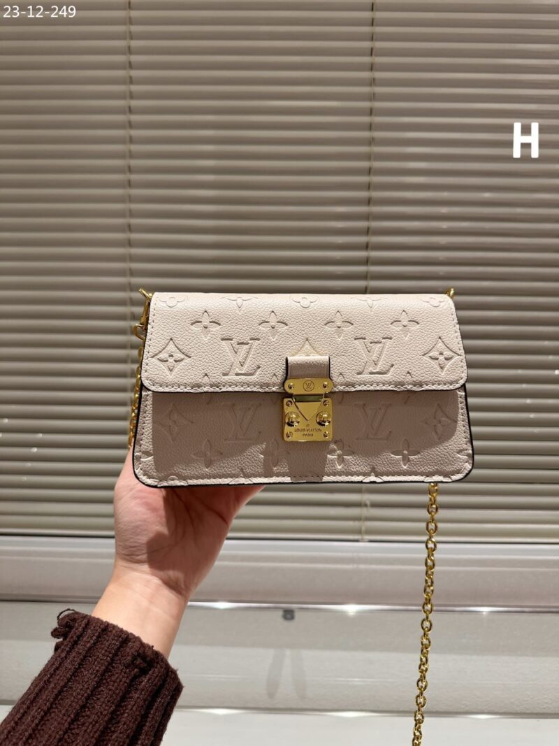 Alternative view of LOUIS VUITTON WALLET ON CHAIN MÉTIS MONOGRAM WHITE 22CM