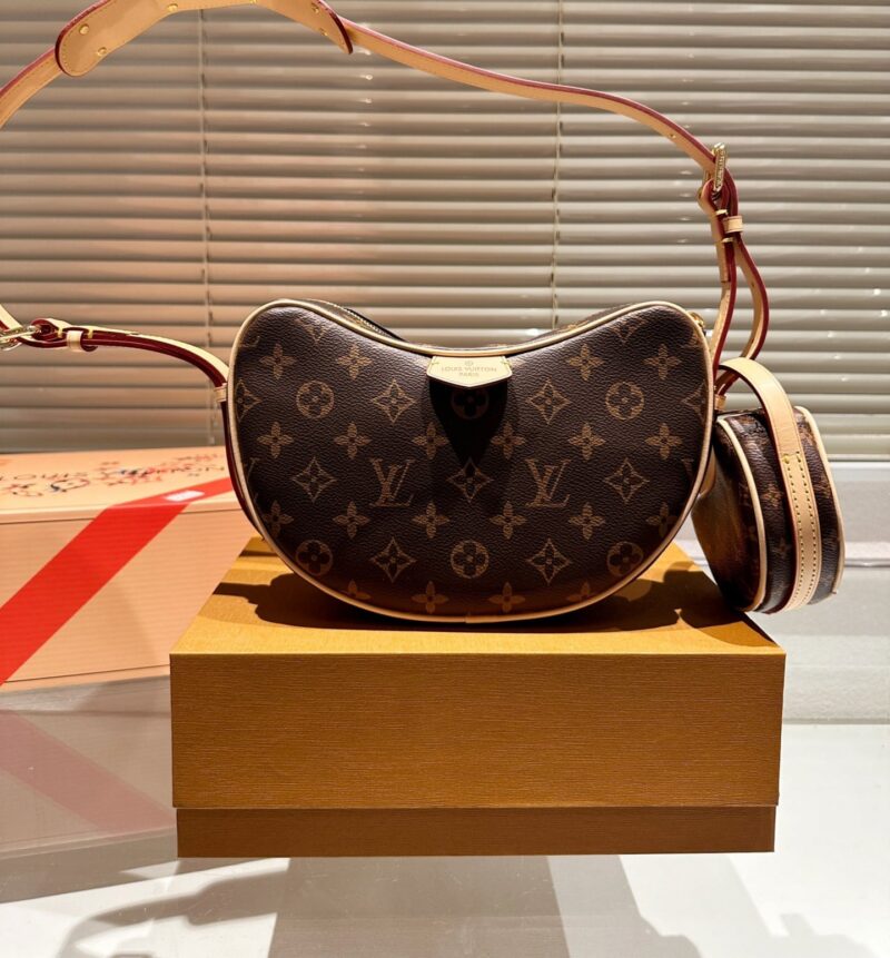 Alternative view of LOUIS VUITTON CROISSANT MM MONOGRAM CANVAS 25CM M46828