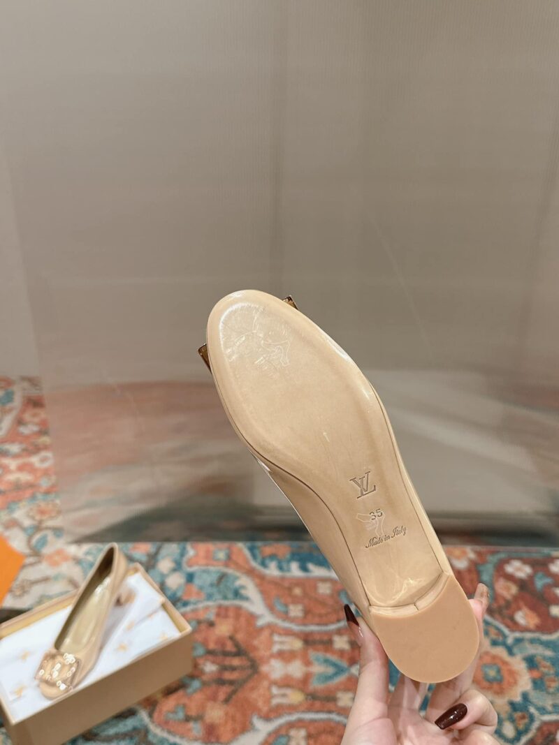 Alternative view of LOUIS VUITTON MADELEINE PUMPS BEIGE