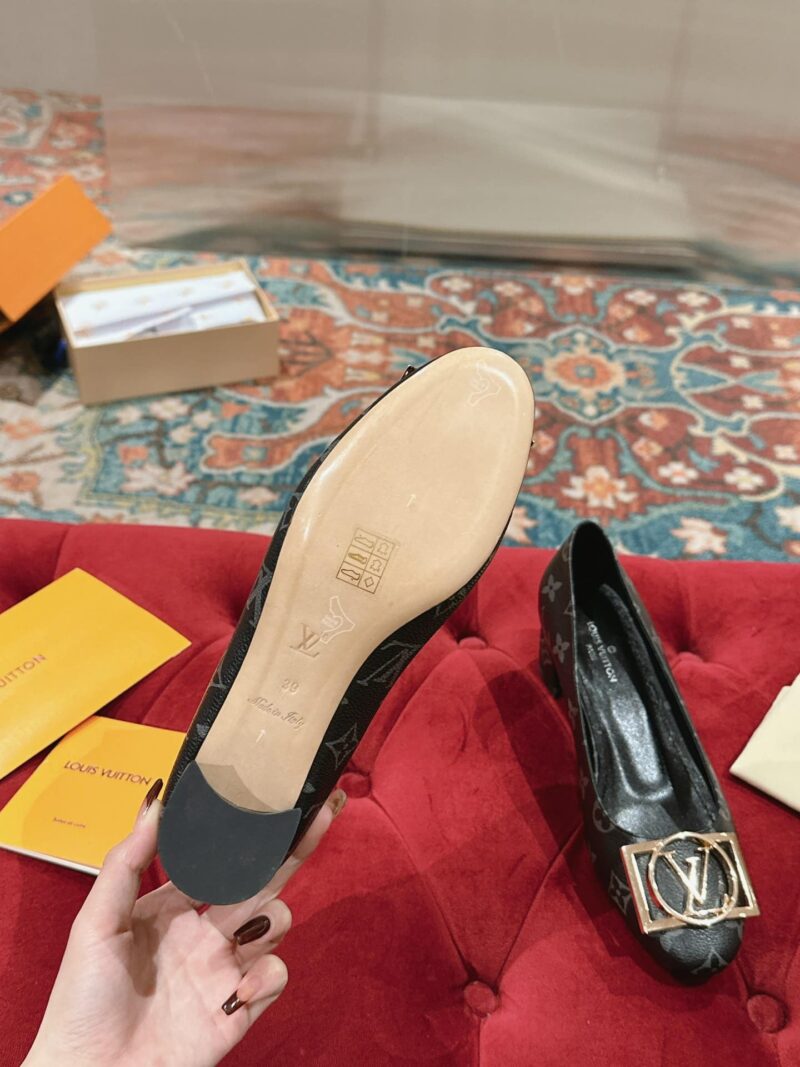 Alternative view of LOUIS VUITTON MADELEINE PUMPS MONOGRAM BLACK