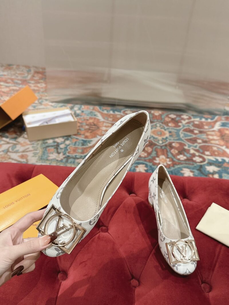 Alternative view of LOUIS VUITTON MADELEINE PUMPS MONOGRAM WHITE