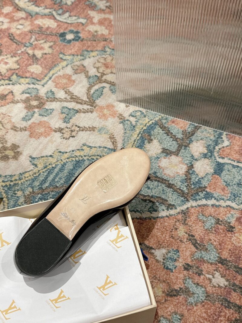 Alternative view of LOUIS VUITTON MADELEINE FLAT BLACK