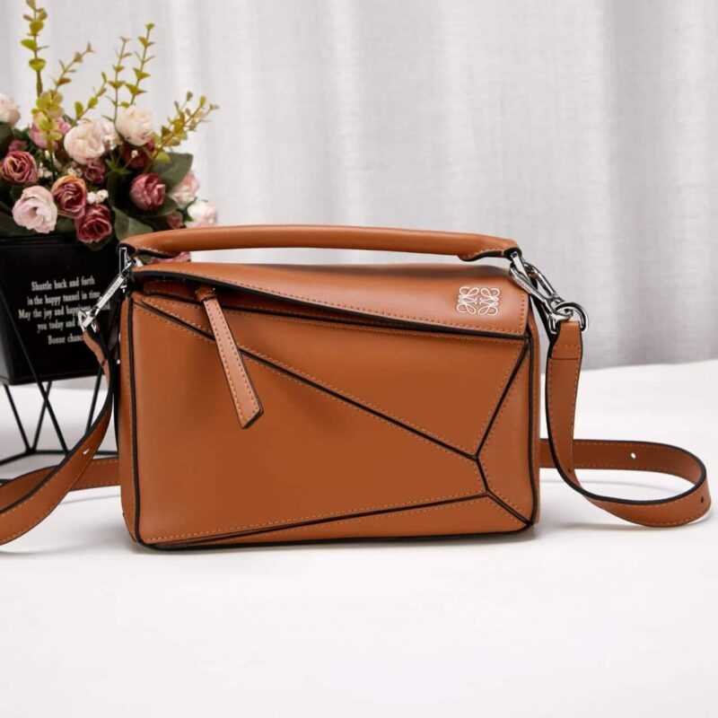 Alternative view of LOEWE PUZZLE LEATHER SHOULDER BAG 24CM TAN