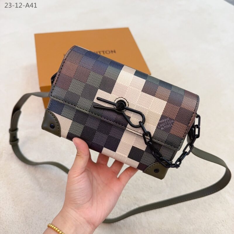 Alternative view of LOUIS VUITTON STEAMER WEARABLE WALLET MULTICOLOR 17CM