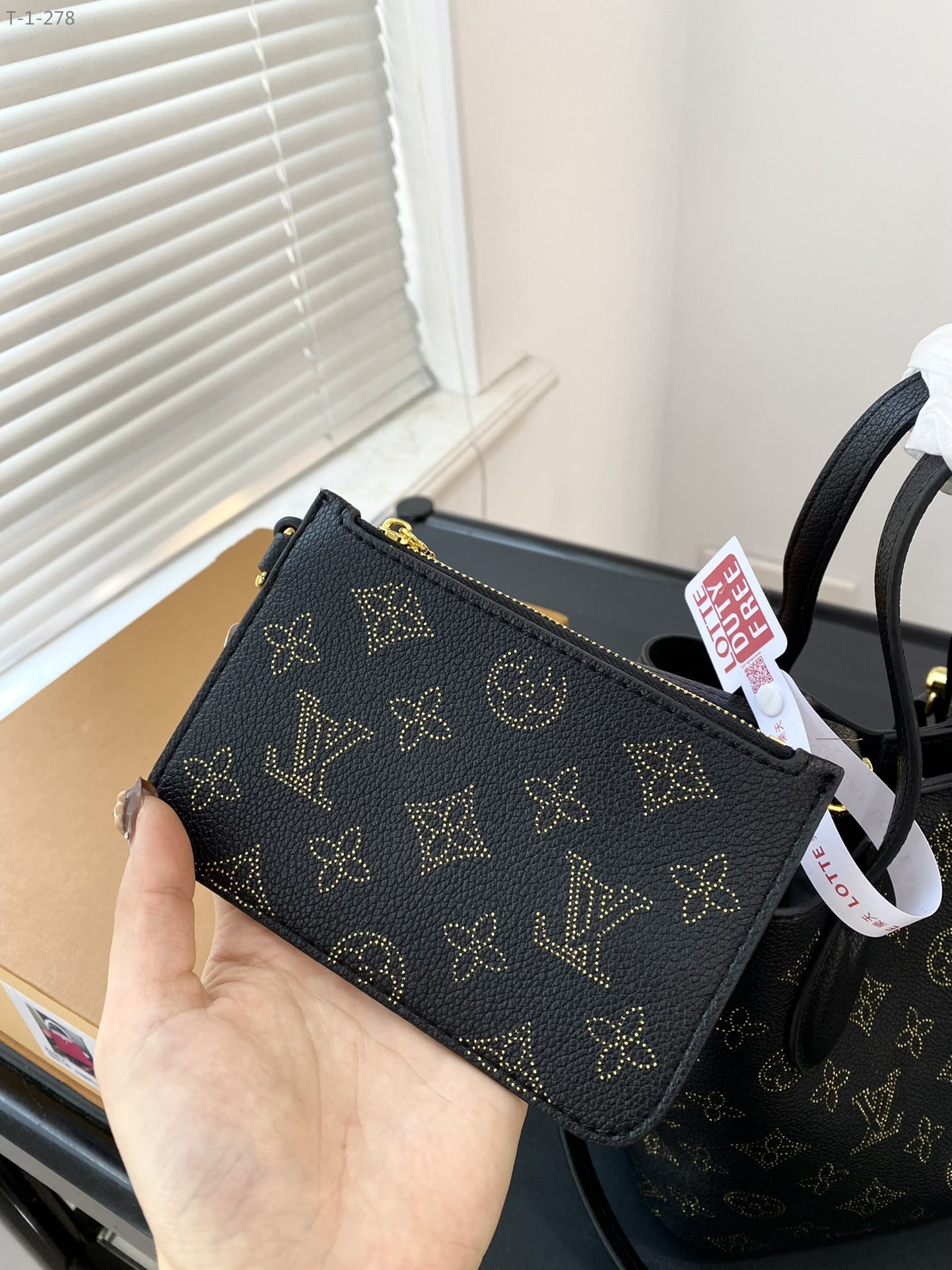 LOUIS VUITTON BLOSSOM PM BLACK 20CM M23393 - Image 7