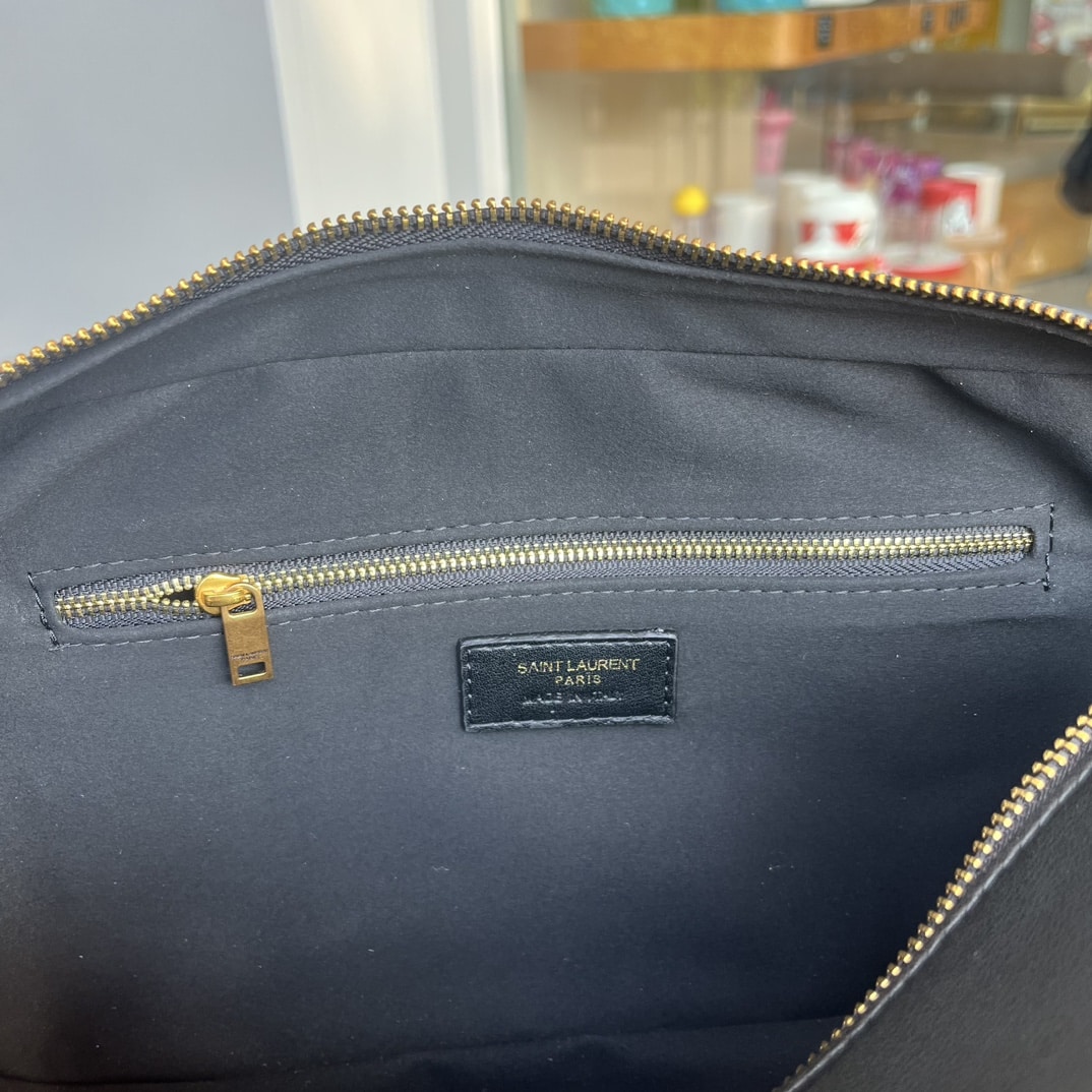 SAINT LAURENT LYIA DUFFLE IN QUILTED BLACK 31CM 7667851EL071000 - Image 2