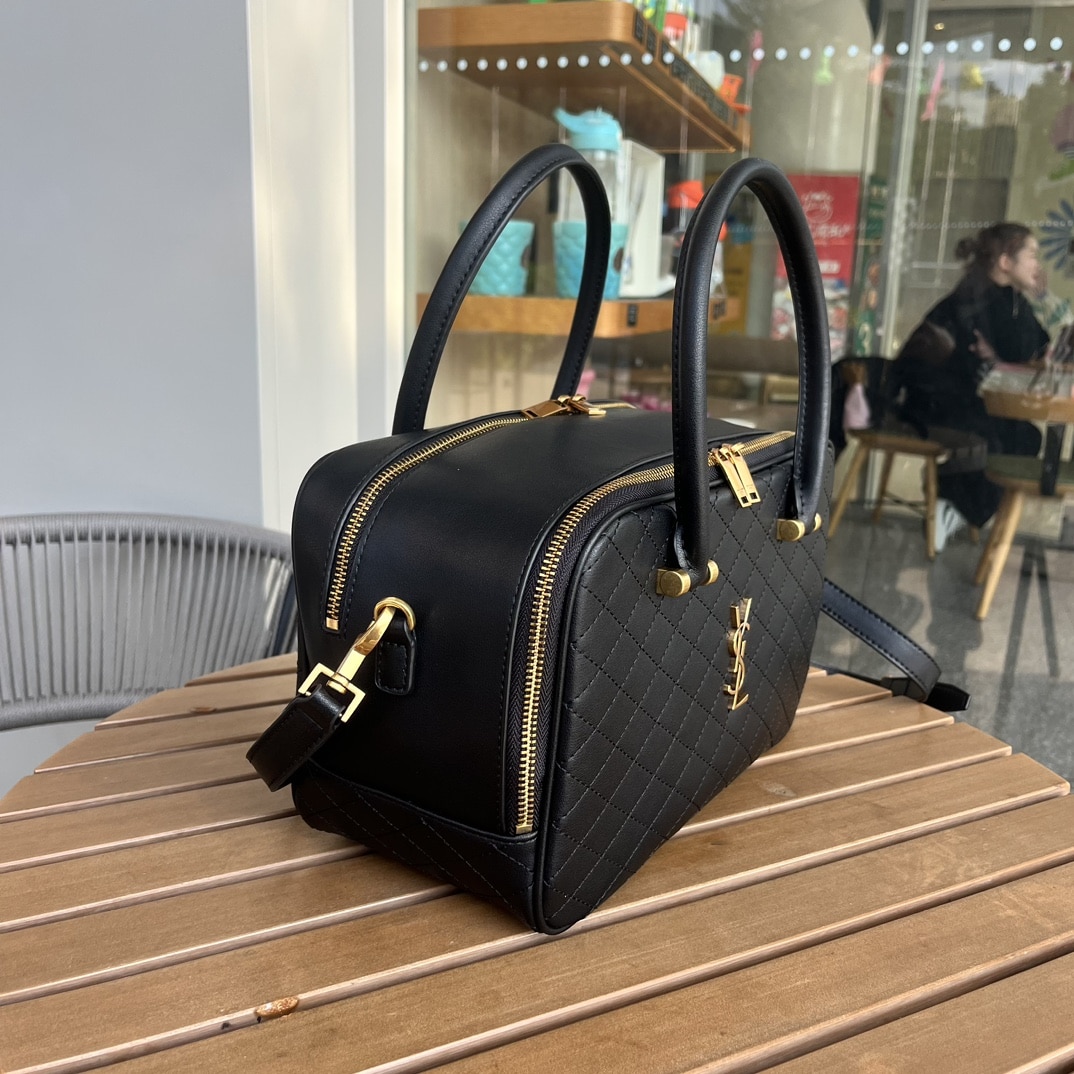 SAINT LAURENT LYIA DUFFLE IN QUILTED BLACK 31CM 7667851EL071000 - Image 8