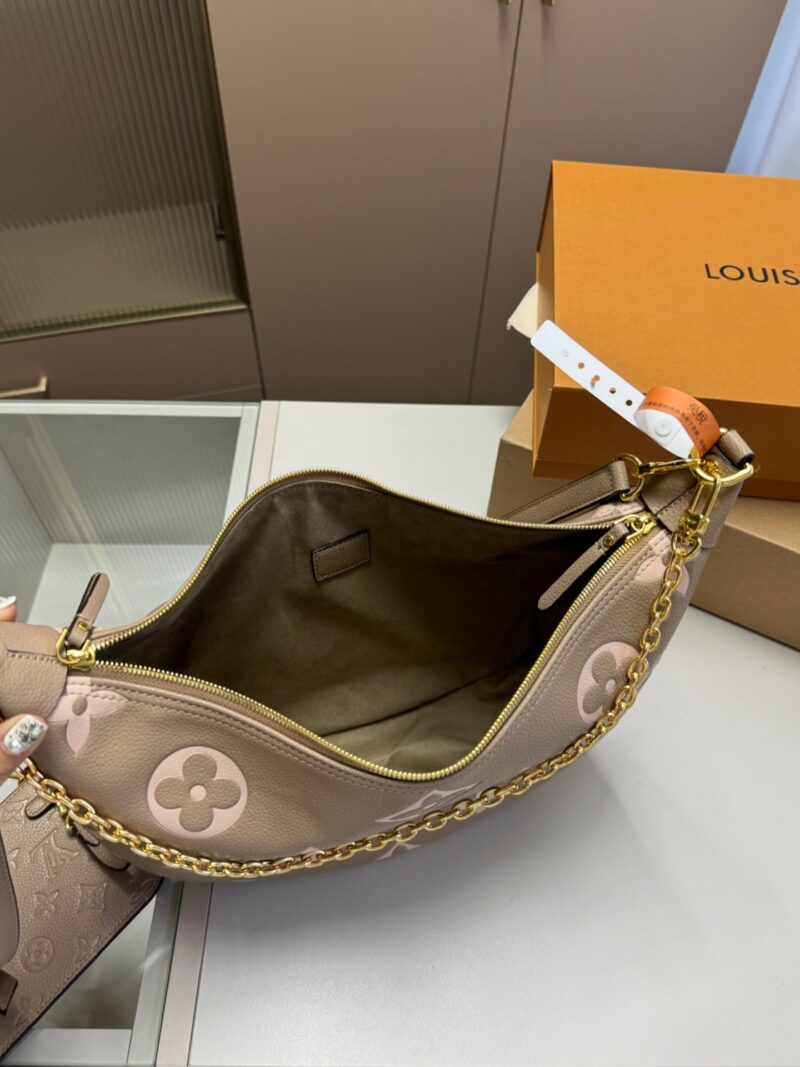 Alternative view of LOUIS VUITTON LOOP HOBO DOVE GRAY 32CM M46738