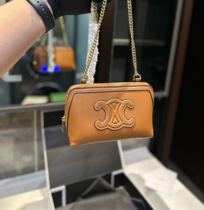 Alternative view of CELINE CLUTCH ON CHAIN CUIR TRIOMPHE IN TEXTILE AND BROWN 17CM 10E383DR8 04LU