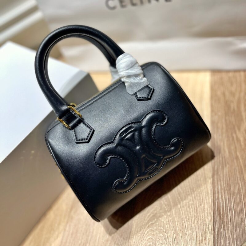 Alternative view of CELINE SMALL TRIOMPHE LEATHER BOSTON BAG IN SMOOTH BLACK 19CM 113773DU3 38NO