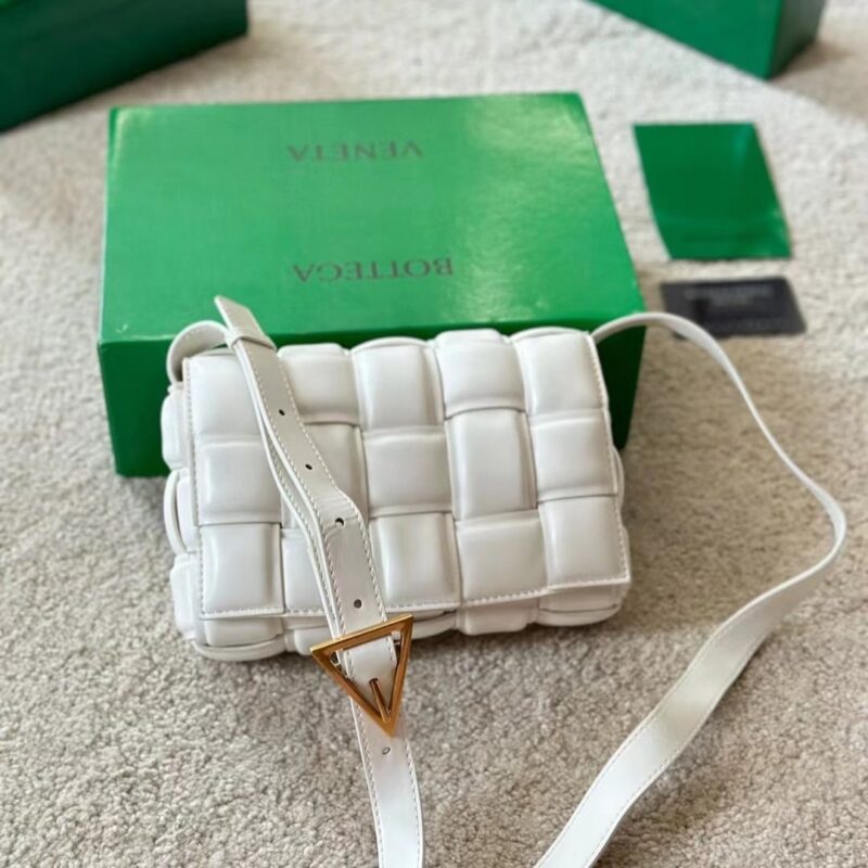 Alternative view of BOTTEGA VENETA PADDED INTRECCIO LEATHER BAG CHALK 22CM 591970VCQR19143