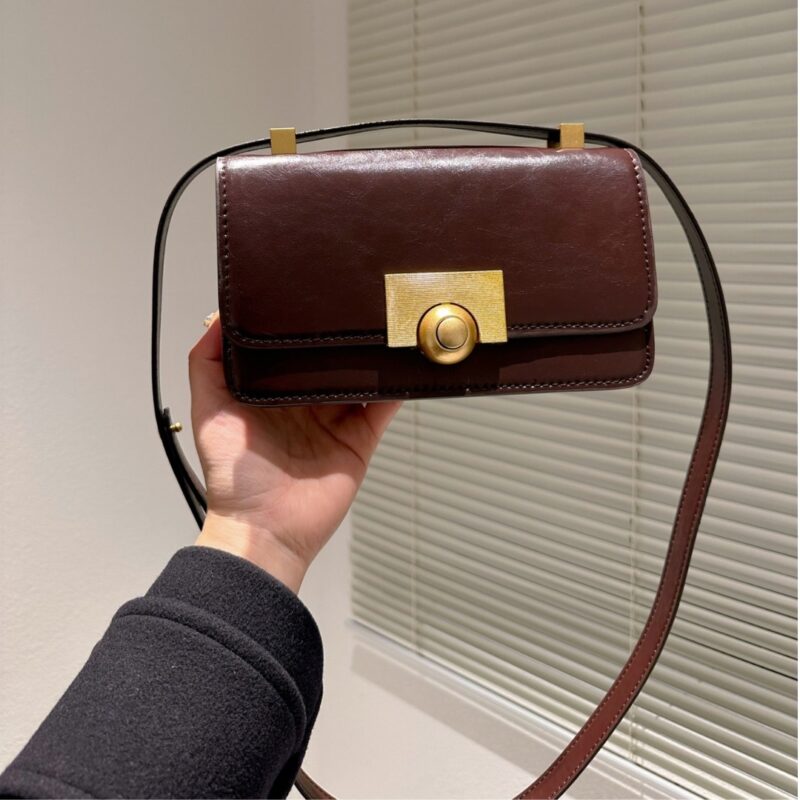 Alternative view of BOTTEGA VENETA PATENT BV CLASSIC SHOULDER BAG IN BROWN 22CM