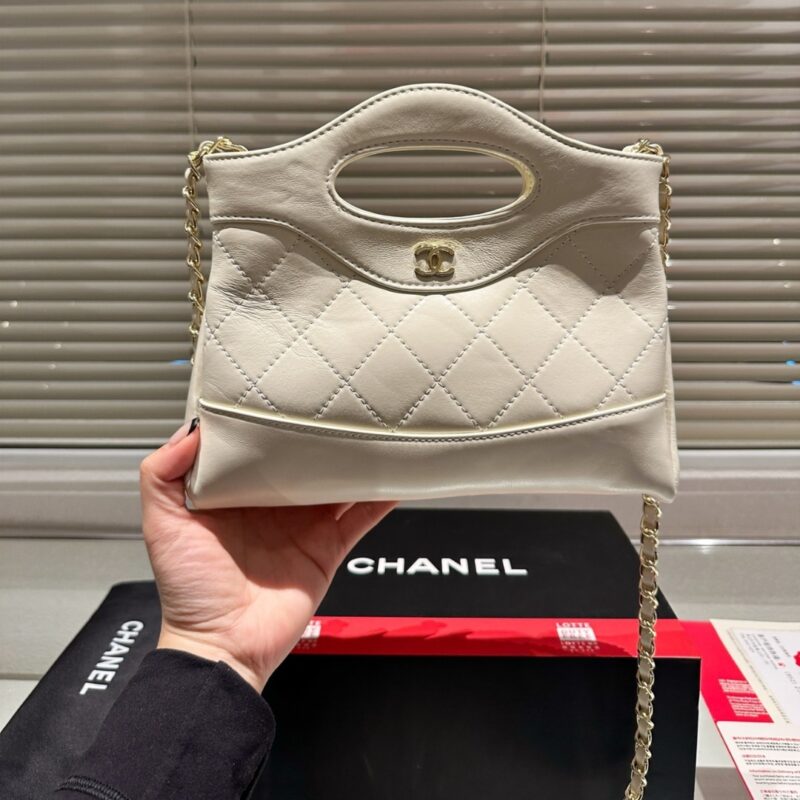 Alternative view of CHANEL 24C MINI 31 CLUTCH WITH CHAIN SHINY WHITE 24CM