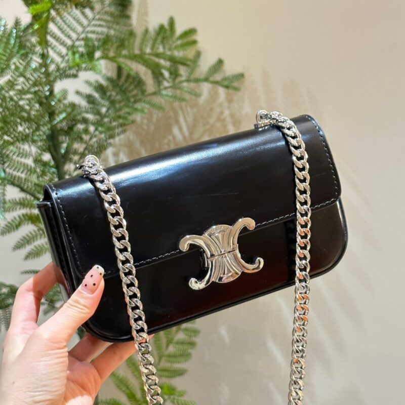 Alternative view of CELINE CHAIN TRIOMPHE IN SHINY SHOULDER BAG SILVER BLACK 20CM 115203BF4 38SI