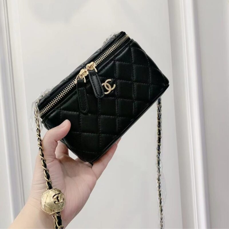 Alternative view of CHANEL PEARL CRUSH VANITY CASE WITH CHAIN IN BLACK 17CM